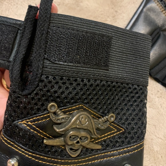 Half-Finger Pirate Skull Riding Gloves - Picture 6 of 8